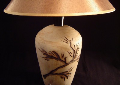 Ceramiczna lampa z sosną